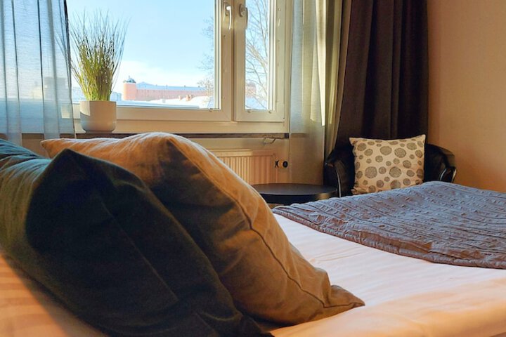 Room 4 of 25