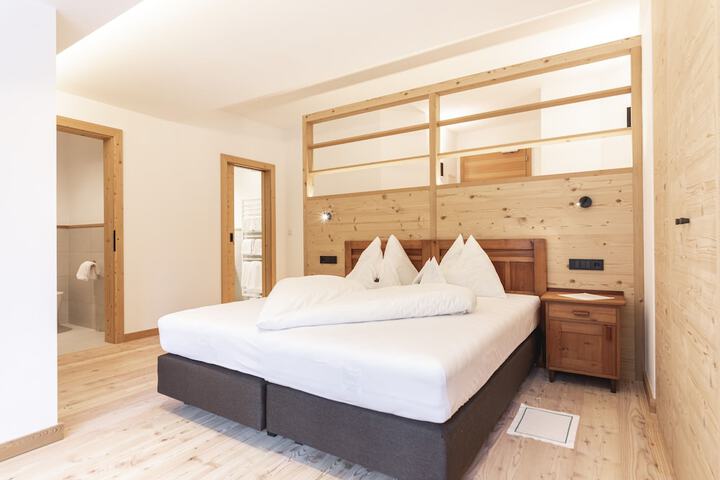 Room 16 of 85