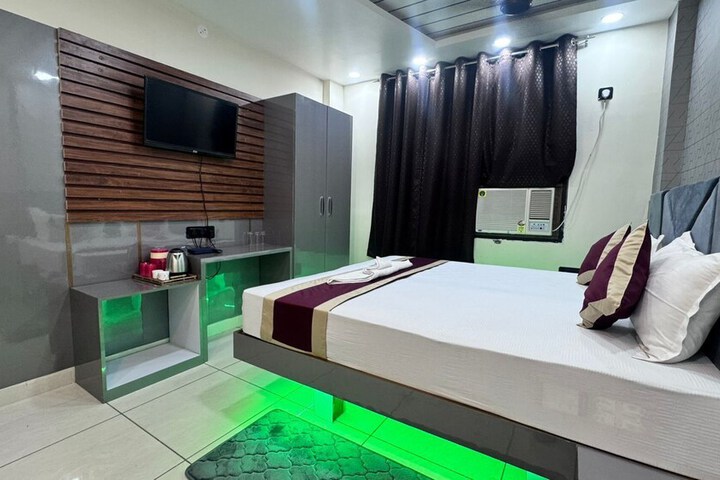 Room 8 of 29