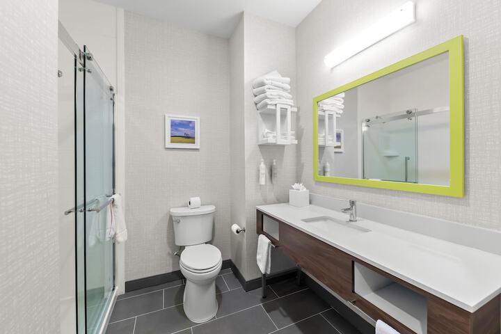 2 Queen Beds Hearing Accessible