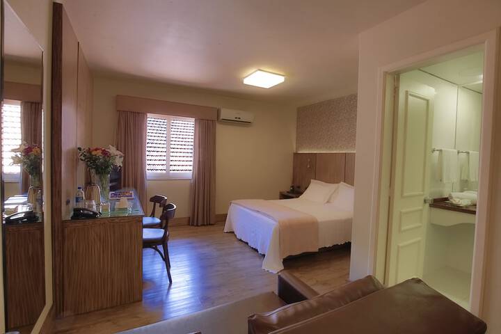Room 8 of 148