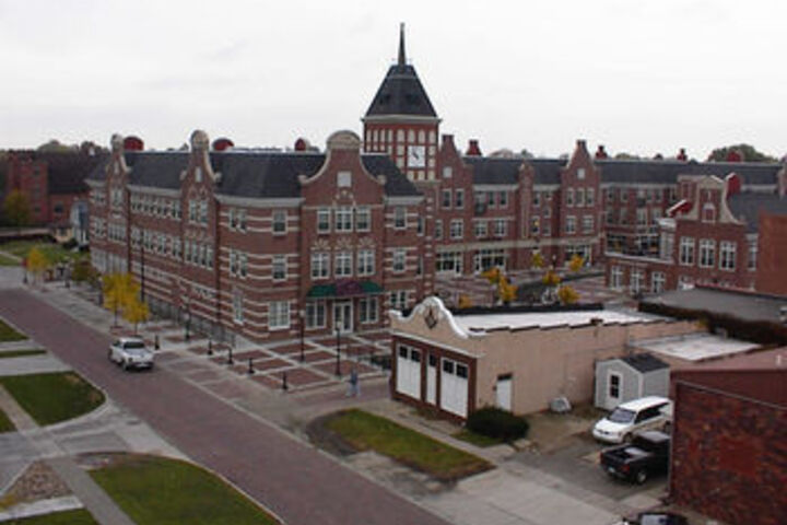 Hotel 4 of 8
