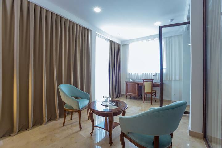 Room 29 of 49