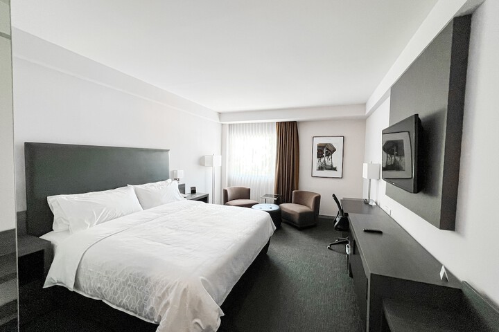 Room 22 of 80