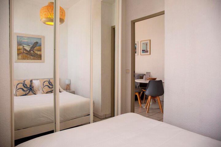 Room 34 of 77
