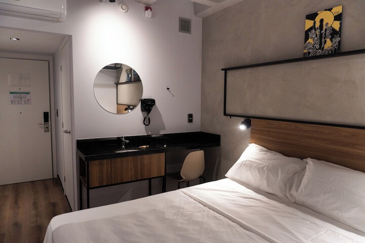 Room 61 of 122