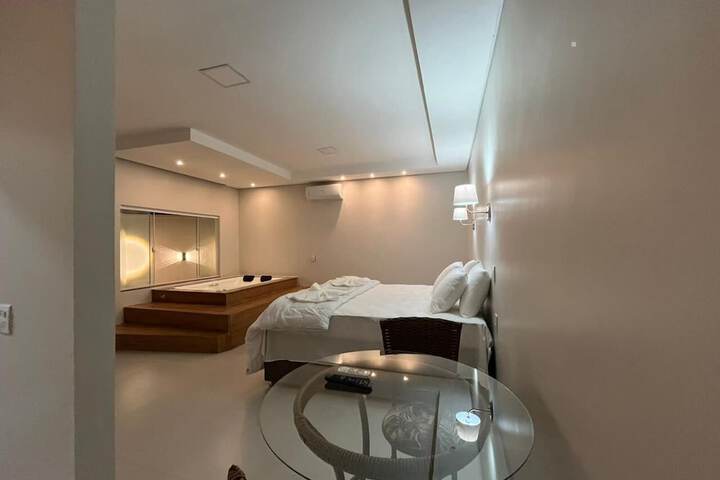 Room 8 of 16