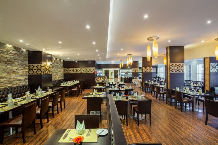 Dining 73 of 89