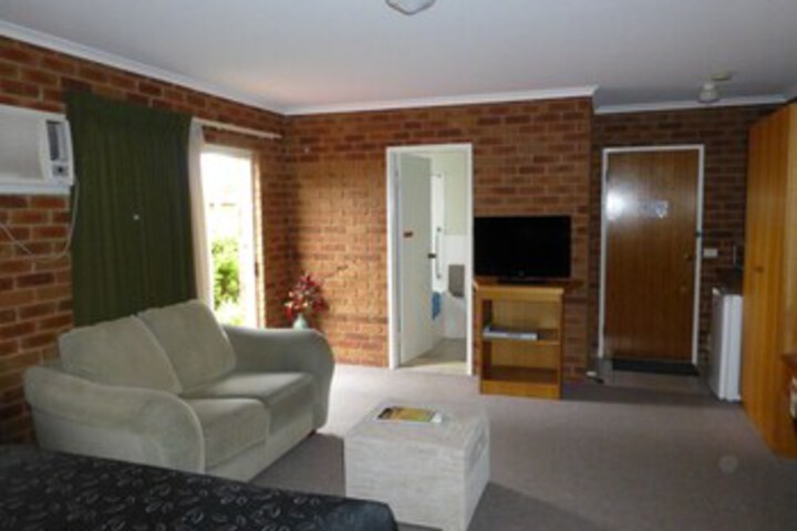 Room 13 of 63