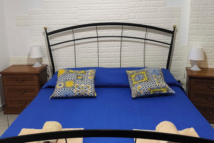 Room 5 of 65