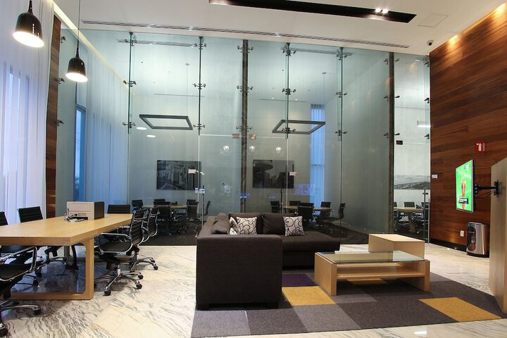 Business Center 70 of 78