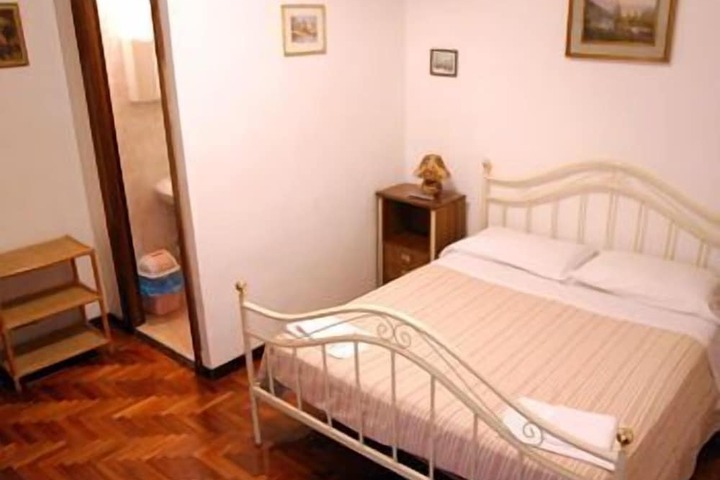 Room 4 of 56