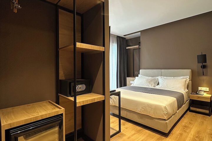 Room 32 of 101