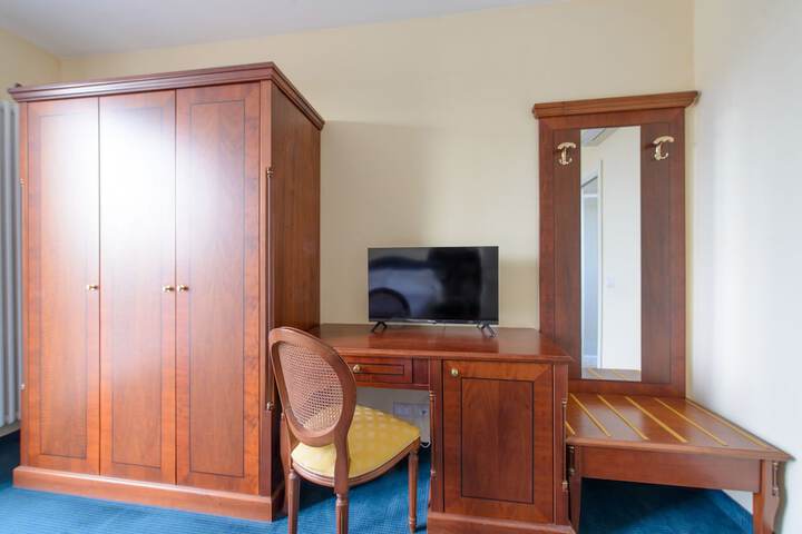 Room 6 of 70