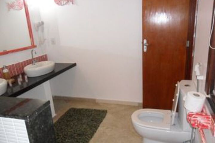 Room 82 of 177