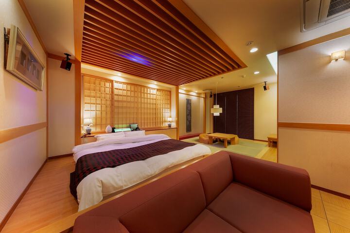 Room 16 of 46