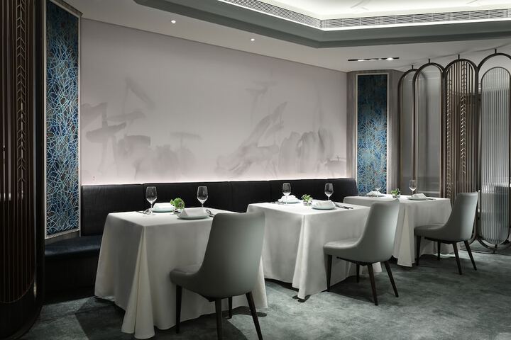 Dining 69 of 99