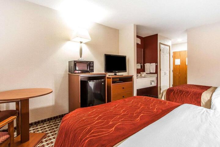 2 Double Beds (4 of 6)