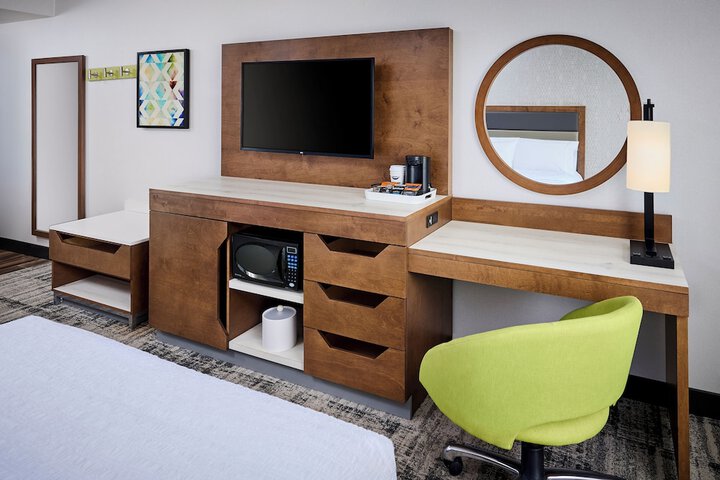 Room 9 of 40