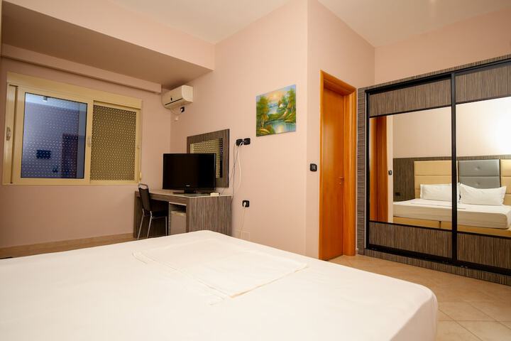 Room 30 of 218