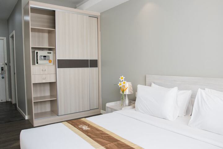 Room 11 of 110