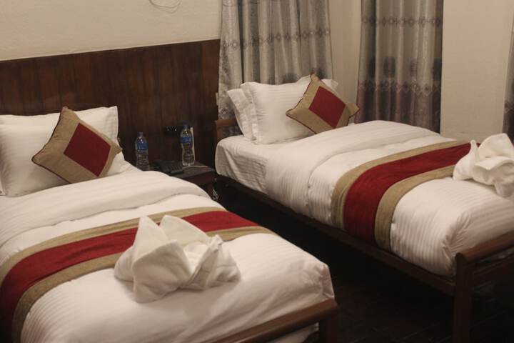 Room 12 of 50