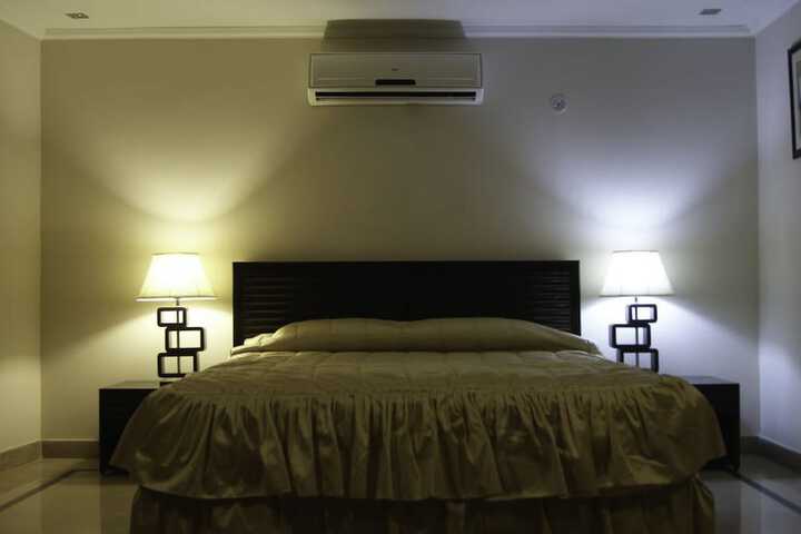 Room 6 of 28