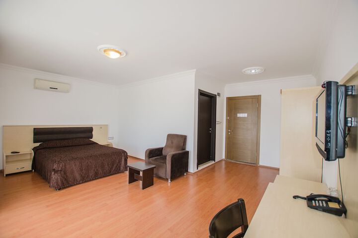 Room 19 of 64