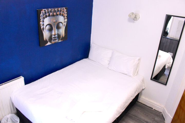 Room 40 of 106