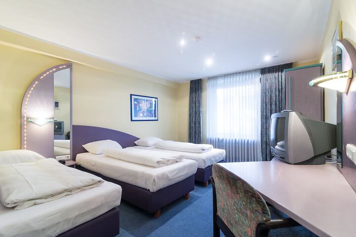 Room 6 of 57