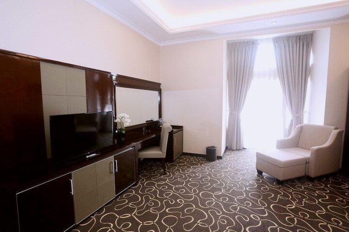 Room 6 of 56