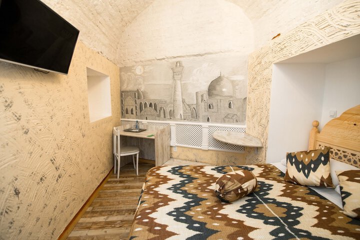 Room 15 of 83