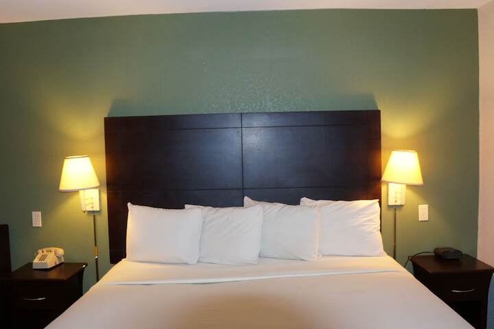 Room 8 of 34