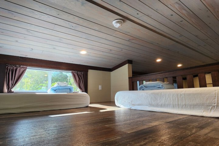 Room 15 of 313