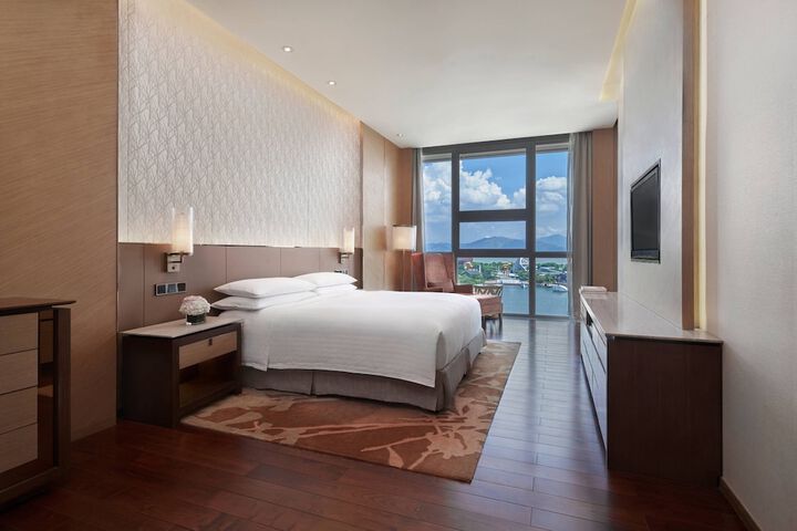 Room 14 of 51