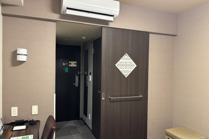 Room 50 of 155