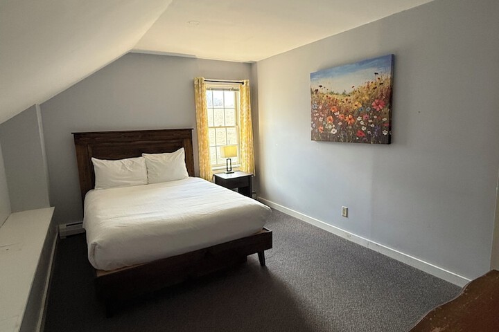 Room 70 of 331
