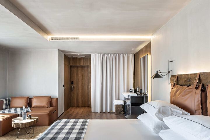 Room 27 of 72