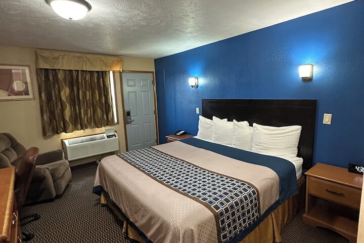 Room 18 of 36