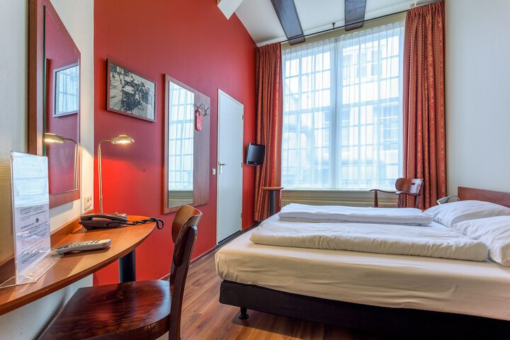 Room 36 of 118