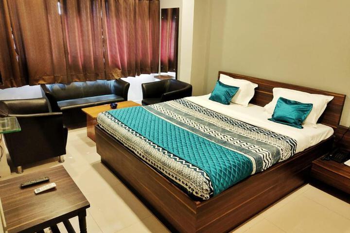 Hotel Dhruva