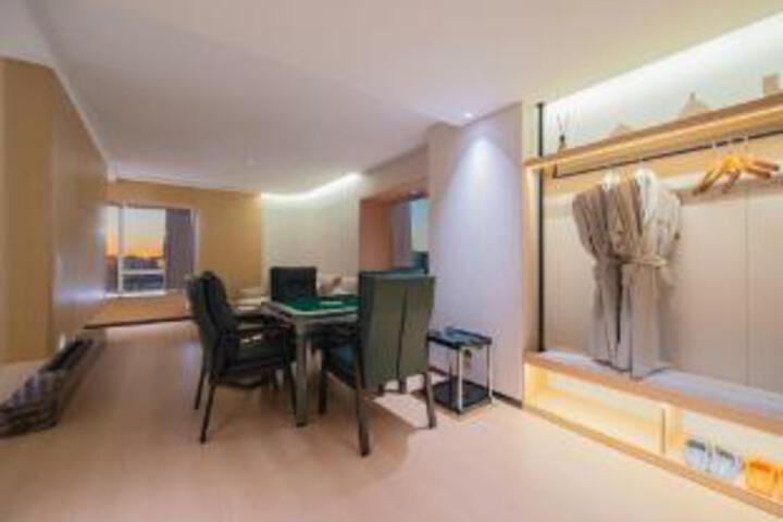 Baoyue Hotel (Guangfu Road Dashanghui Branch)