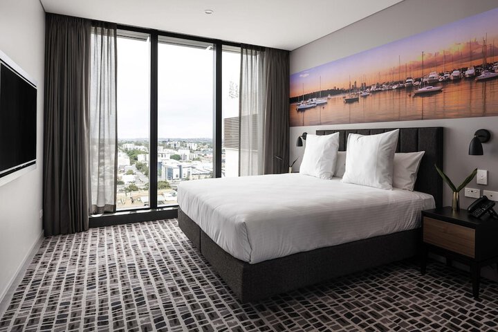 Room 25 of 128