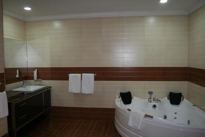 Room 6 of 19