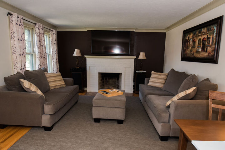 Lounge 47 of 75