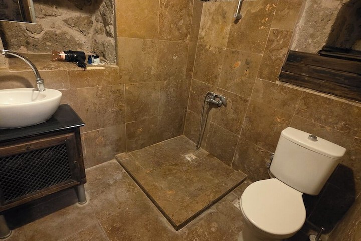 Room 163 of 578