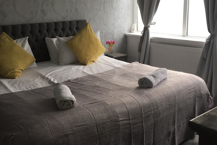 Room 5 of 34