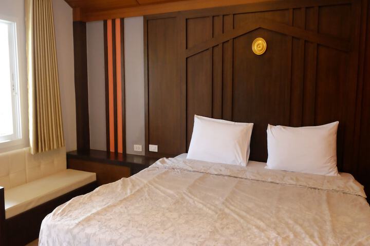 Room 13 of 25