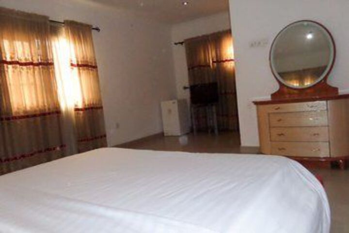 Room 14 of 19