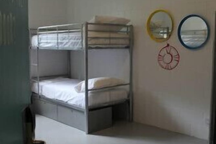 Room 2 of 40